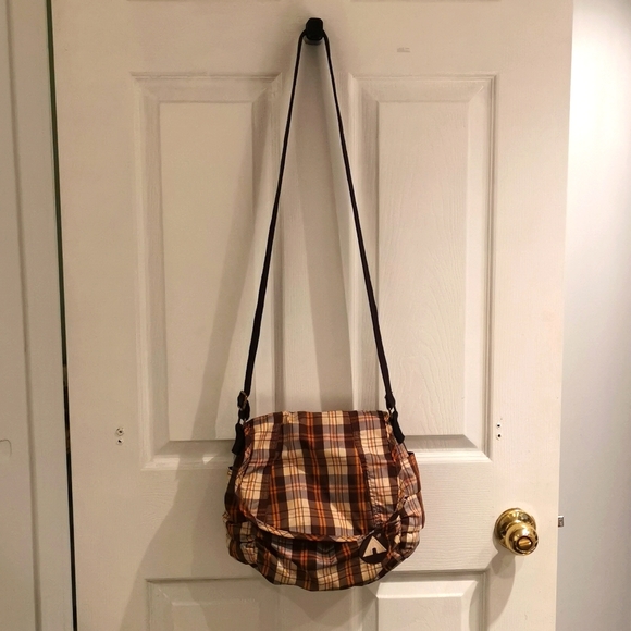 🔥 3 for $30 🔥 Airwalk Plaid Crossbody Bag - Picture 1 of 6